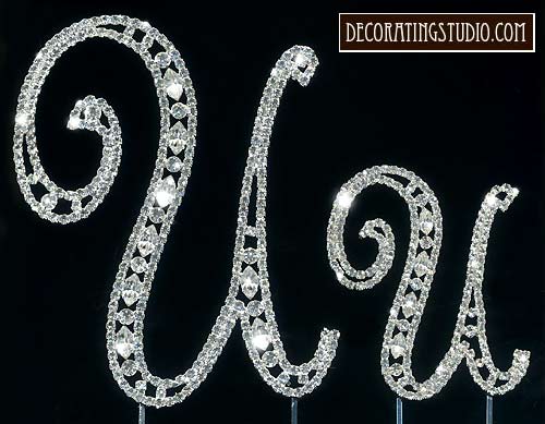 U cake topper initial